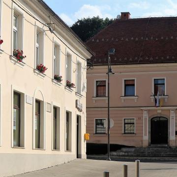 1.  samopostrežna trgovina v Sloveniji odprta 1958 - Miklošičev trg Ljutomer